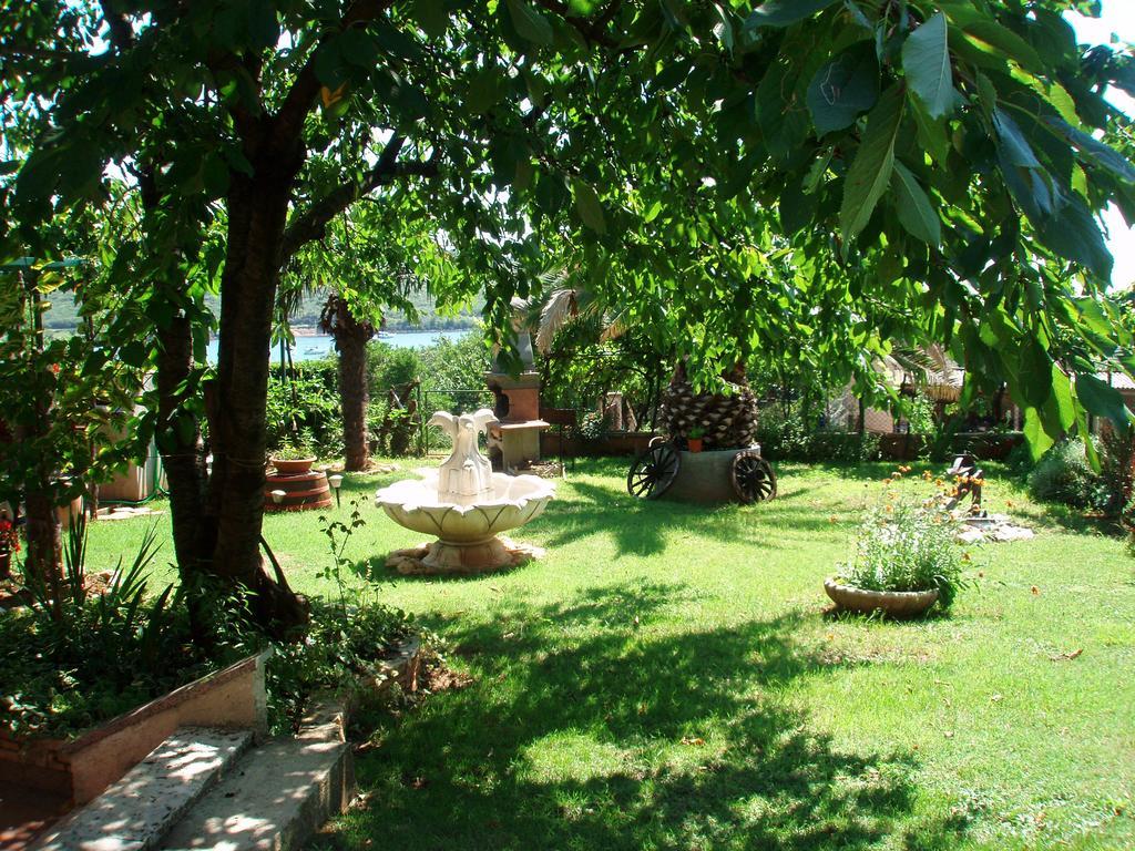 Apartments Petra Баньоле Екстериор снимка