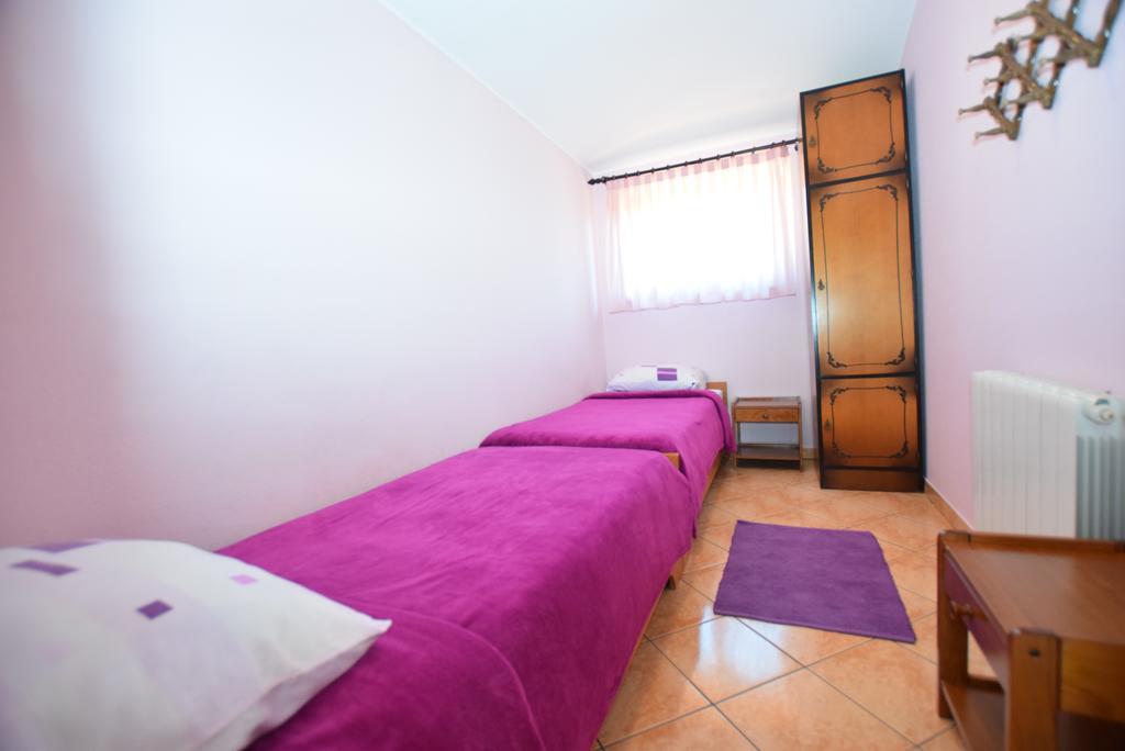 Apartments Petra Баньоле Екстериор снимка