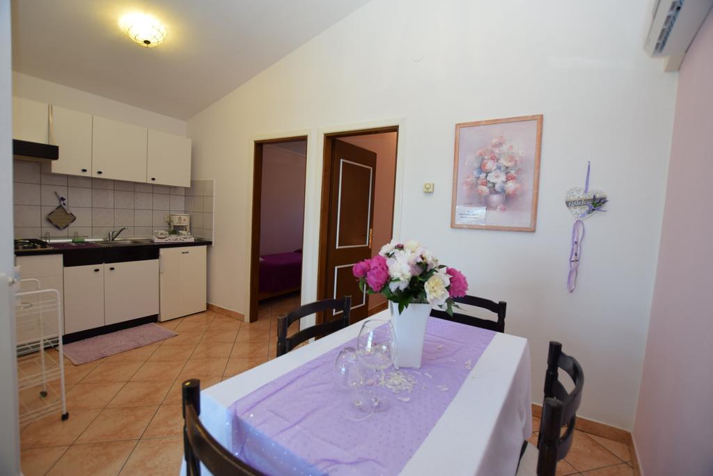 Apartments Petra Баньоле Екстериор снимка