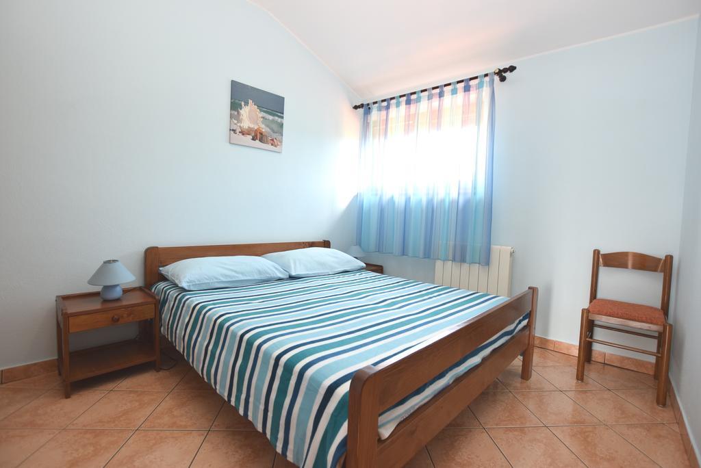Apartments Petra Баньоле Екстериор снимка