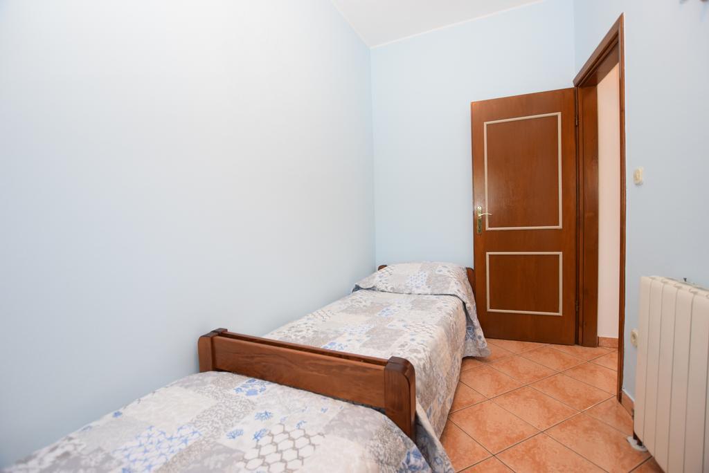 Apartments Petra Баньоле Екстериор снимка