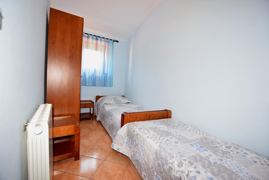 Apartments Petra Баньоле Екстериор снимка