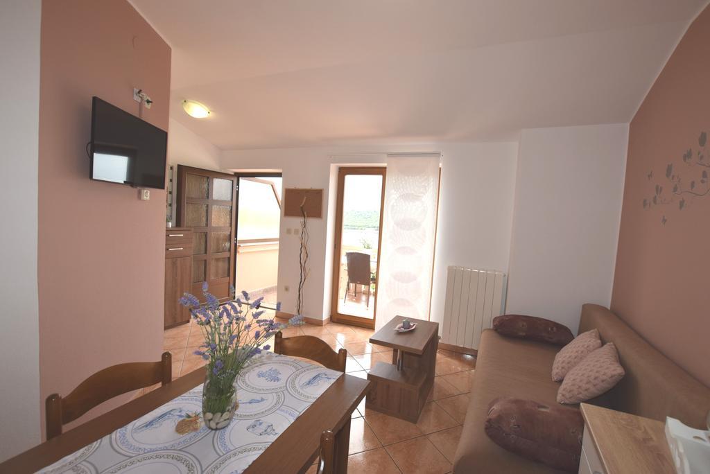 Apartments Petra Баньоле Екстериор снимка